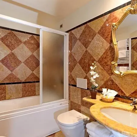 Guest house San Zulian P & Q & U